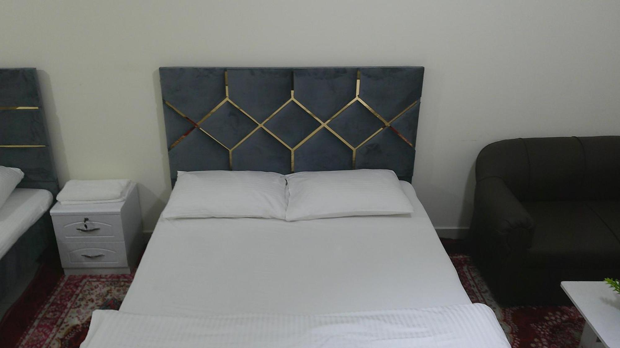 Ruby Star Hostel Dubai F2 Buitenkant foto