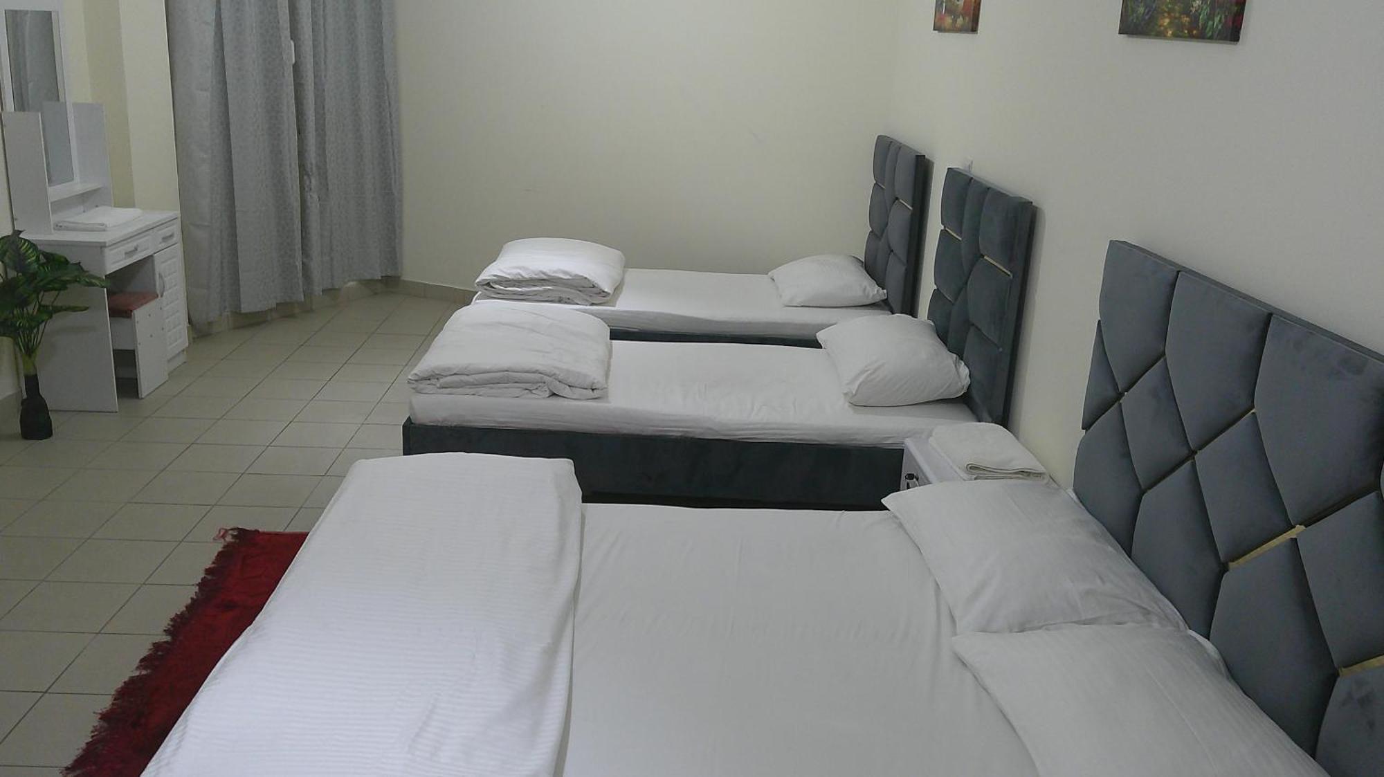 Ruby Star Hostel Dubai F2 Buitenkant foto