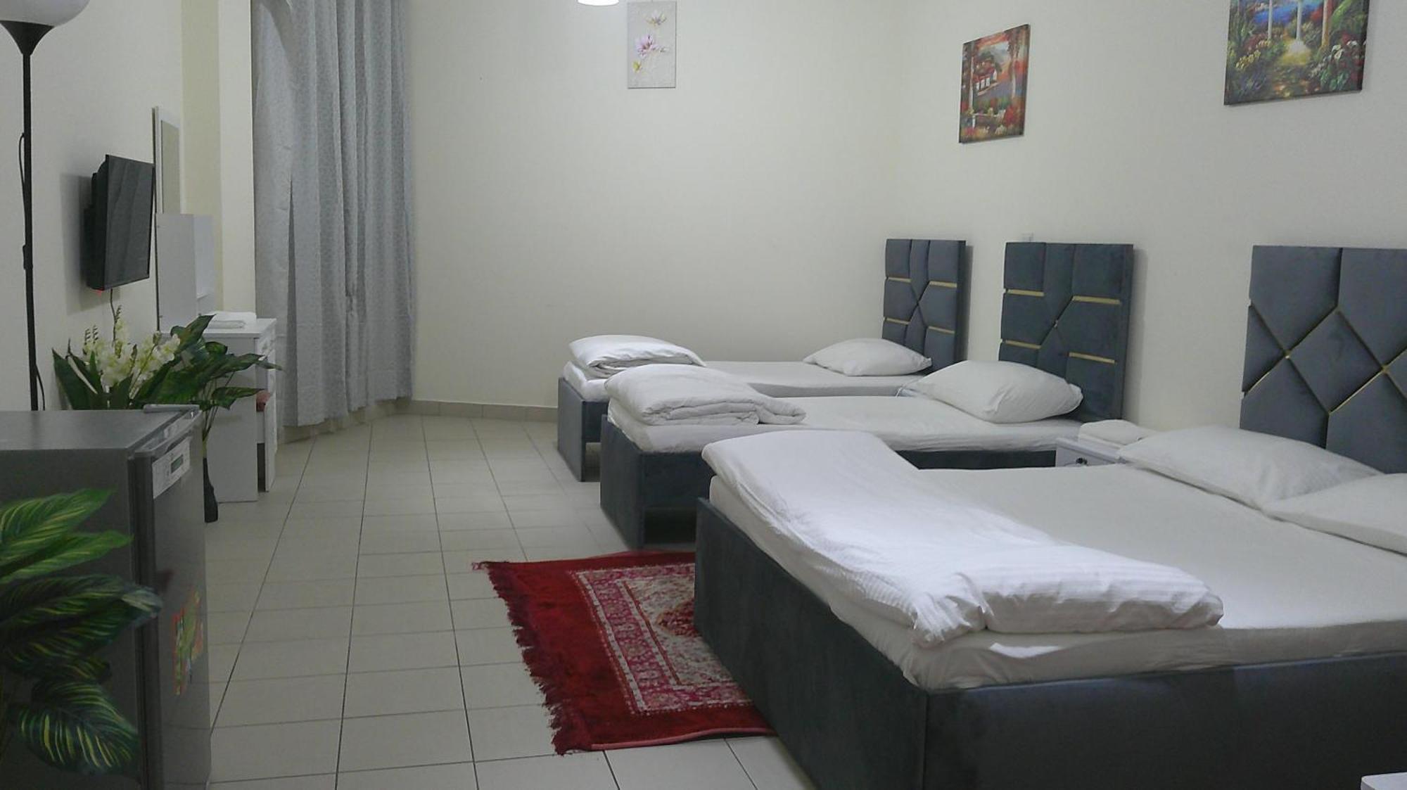 Ruby Star Hostel Dubai F2 Buitenkant foto
