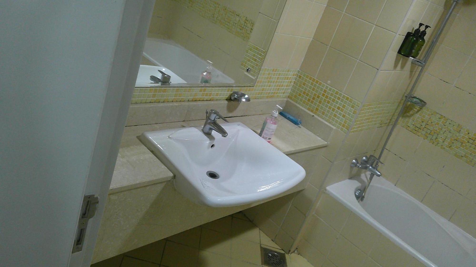 Ruby Star Hostel Dubai F2 Buitenkant foto