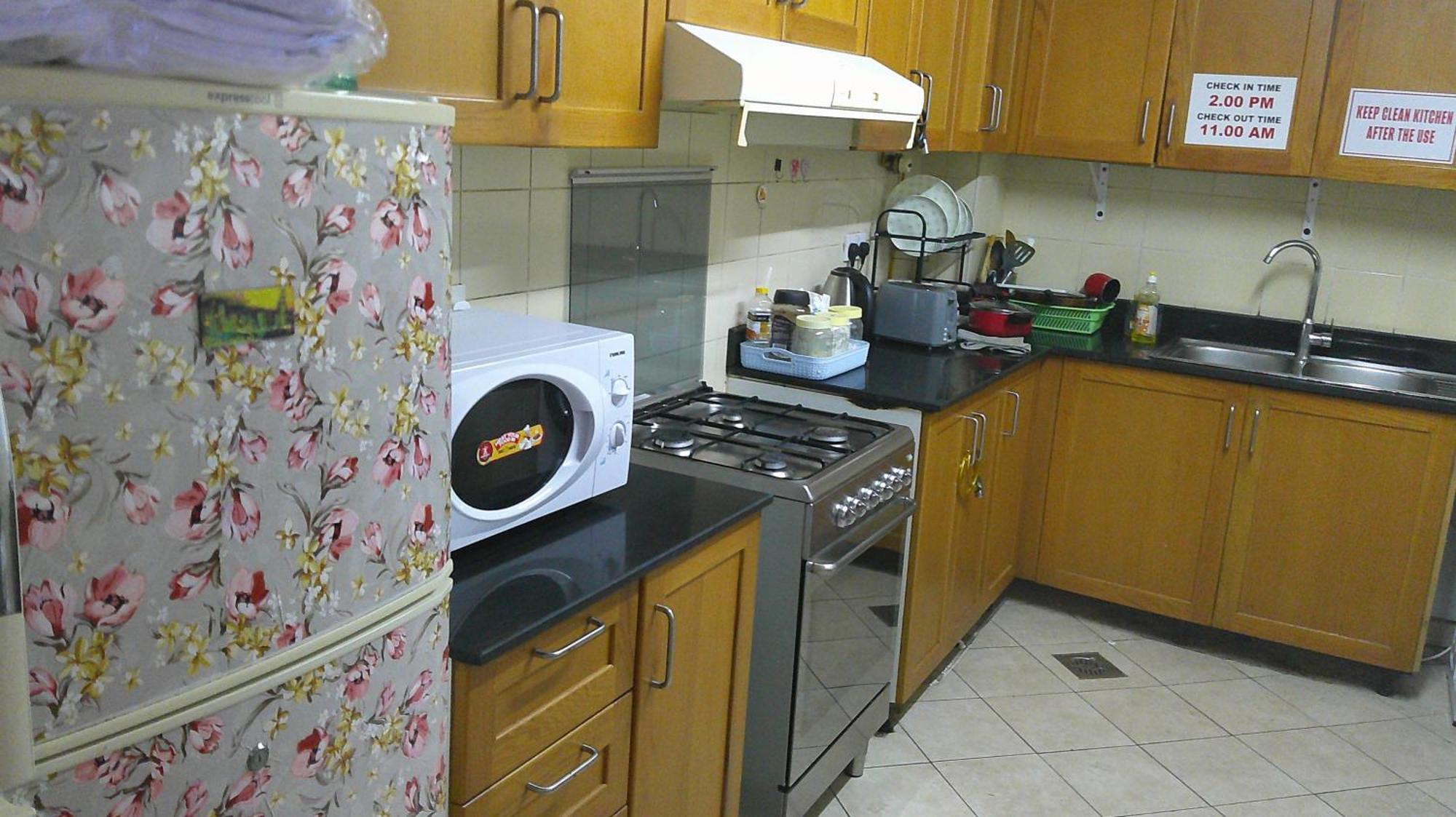 Ruby Star Hostel Dubai F2 Buitenkant foto